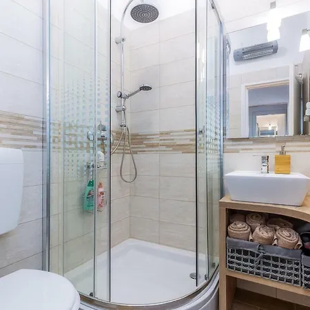 Avalon Apartman *